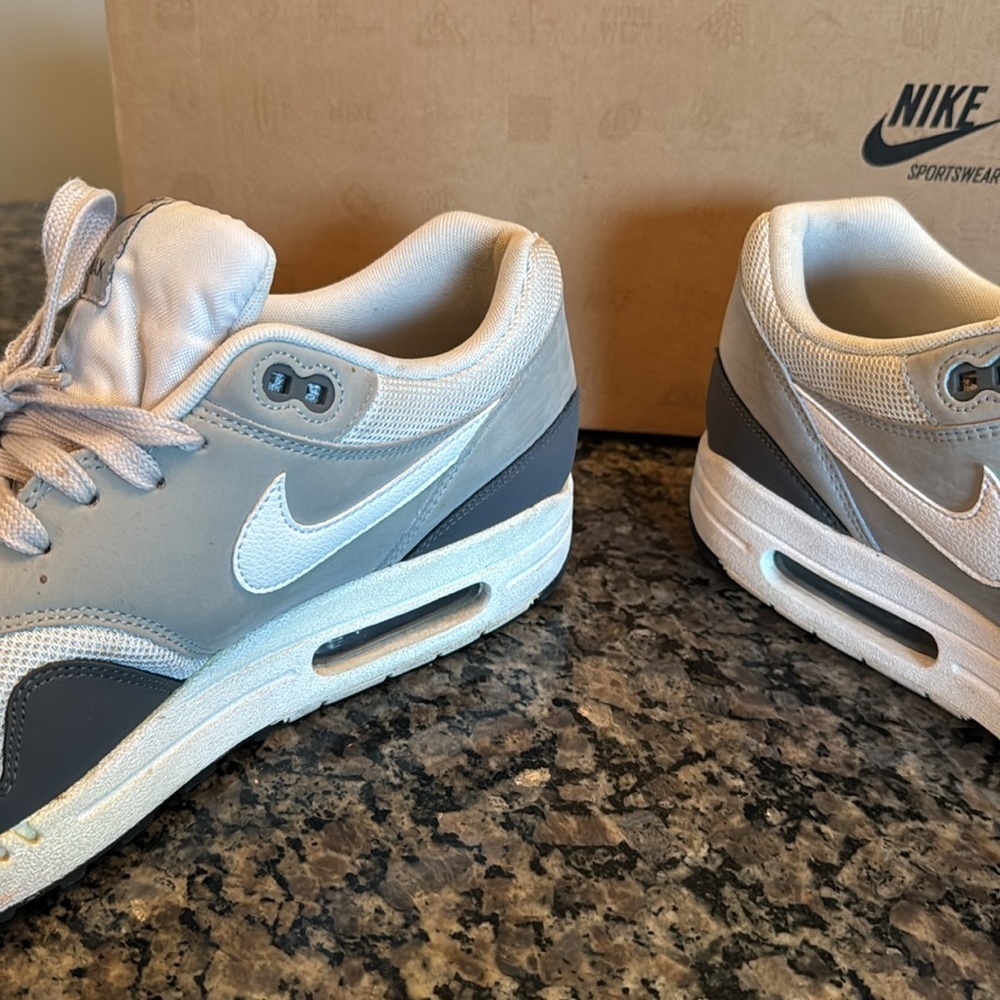 Nike air max 1 Gray and White Sneakers EUC 10.5 - Picture 11 of 13